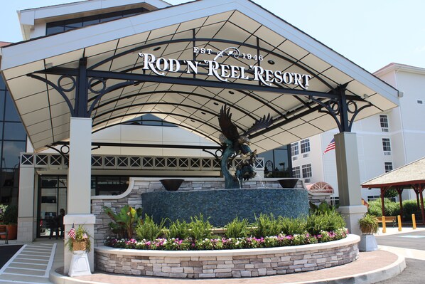 Front of property - Rod 'N' Reel Resort (Chesapeake Beach)