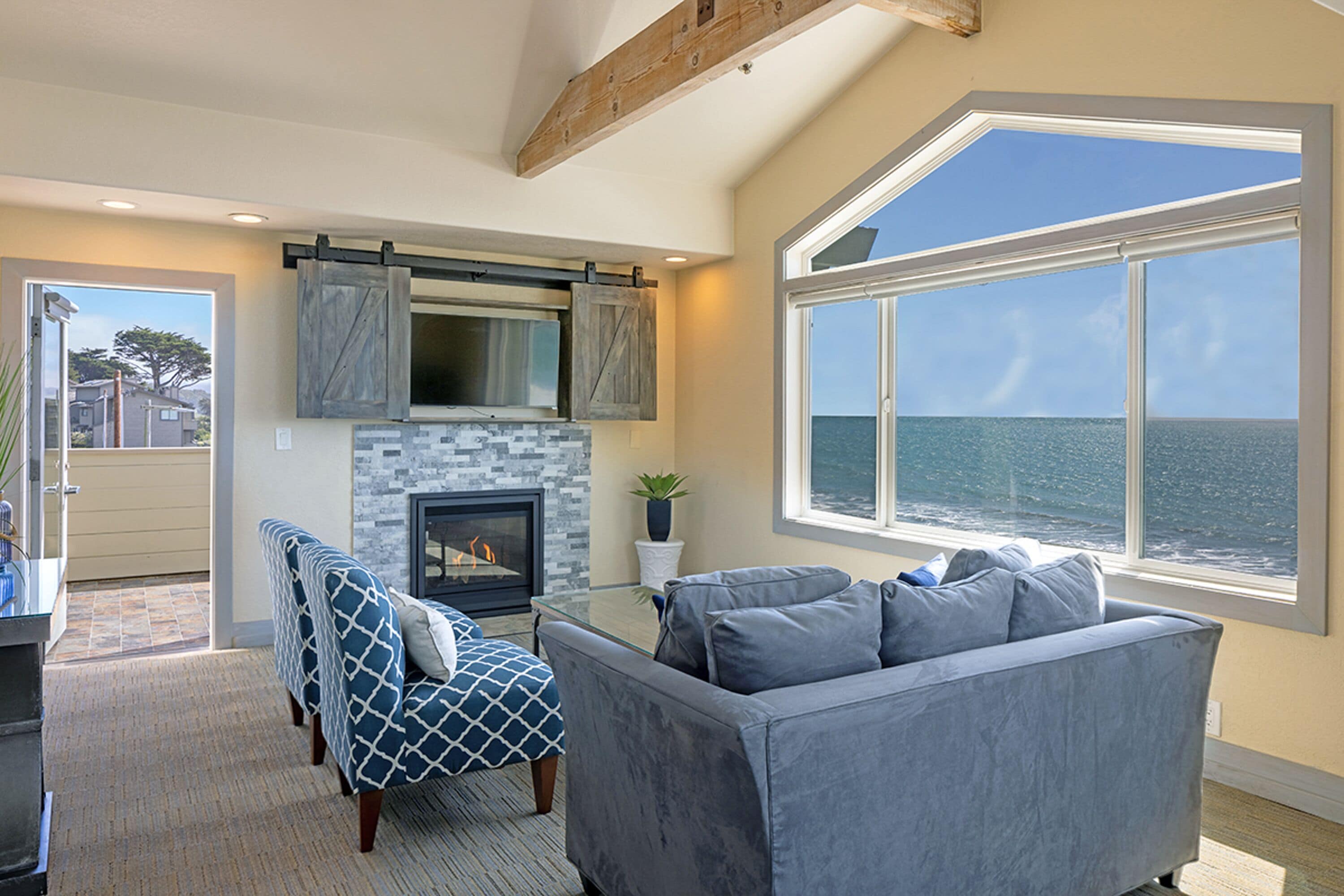 Penthouse, 1 King Bed, Ocean View (Las Nubes) | Iron/ironing board, free WiFi, bed sheets