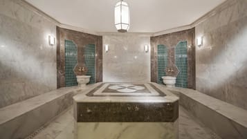 Couples treatment room(s), sauna, hot tub, Turkish bath/hammam