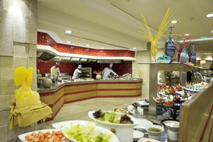 Desayuno buffet todos los días (con cargo)