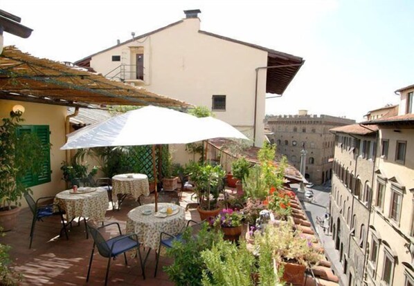 Unclassified image, 1 of 115, button - Milu Firenze (Florence)