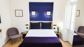 Zimmersafe, Schreibtisch, schallisolierte Zimmer, Bügeleisen/Bügelbrett