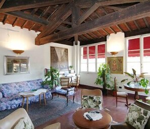 26-inch LCD TV with digital channels, TV - Milu Boutique Hotel (Florence)