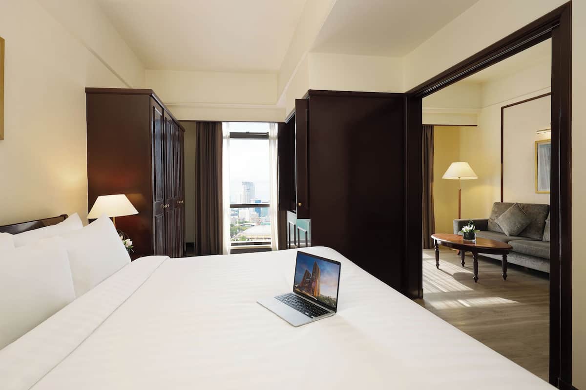 Minibar, in-room safe, desk, blackout drapes