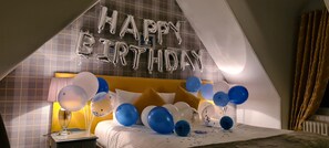 Egyptian cotton sheets, premium bedding, individually decorated - McInnes House rooms with breakfast (Kingussie)