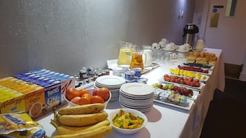 Bữa sáng đầy đủ hàng ngày (8.95 GBP/mỗi người)