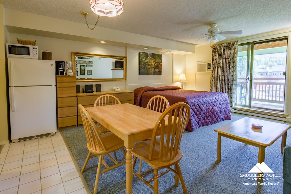 Standard Room, 1 King Bed with Sofa bed