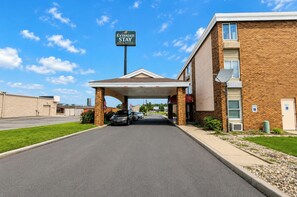 Front of property - Extended Stay Inn & Suites Marion I-57 (Marion)