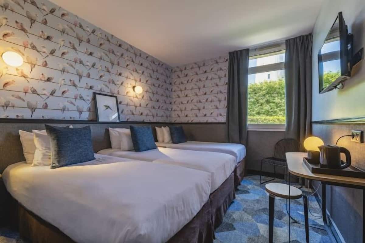 In-room safe, desk, soundproofing, free cots/infant beds
