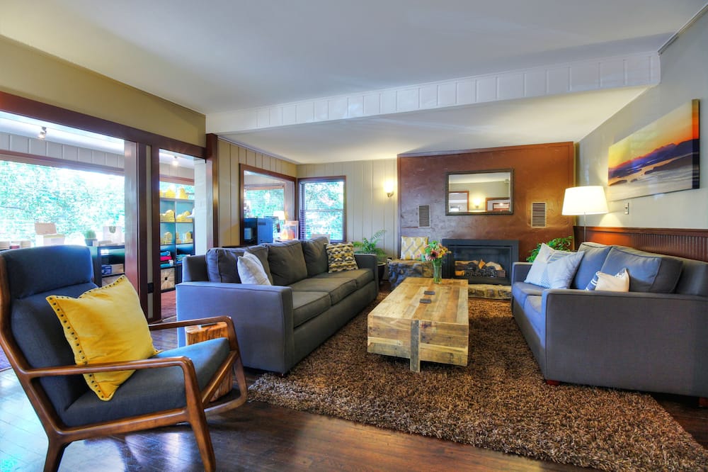 Earthbox Inn & Spa