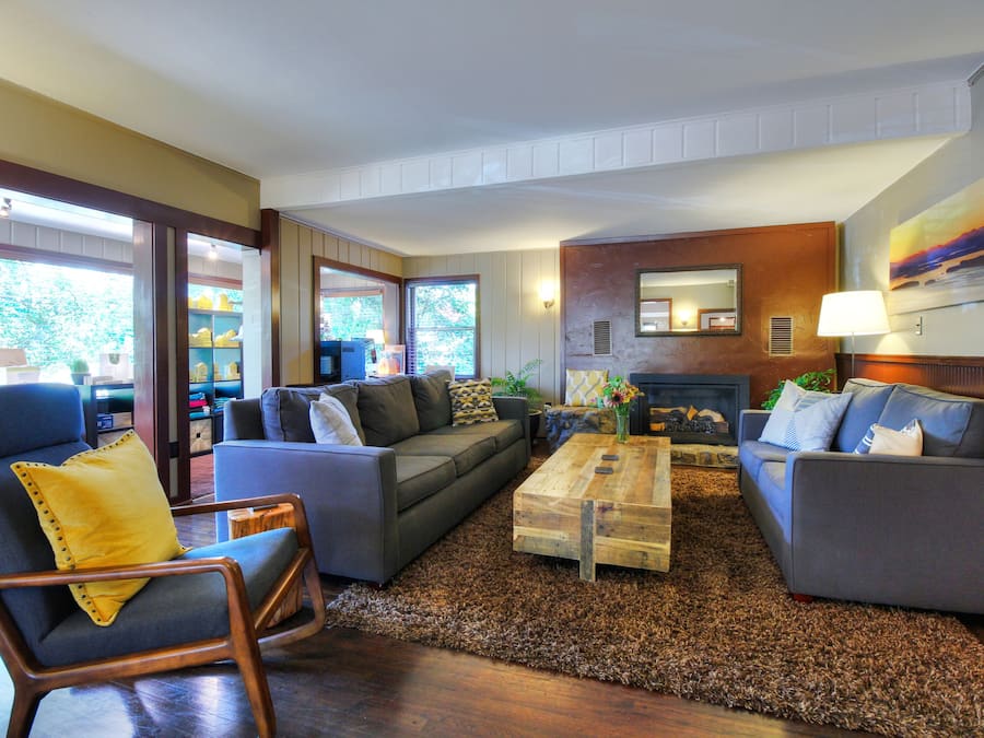 Coin salon dans le hall