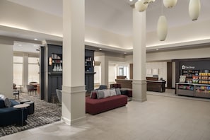 Lobby - Hilton Garden Inn Indianapolis/Carmel (Carmel)