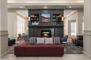 Lobby - Hilton Garden Inn Indianapolis/Carmel (Carmel)