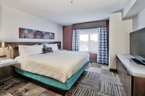 Down comforters, desk, laptop workspace, iron/ironing board - Hilton Garden Inn Albuquerque / Journal Center (Albuquerque)