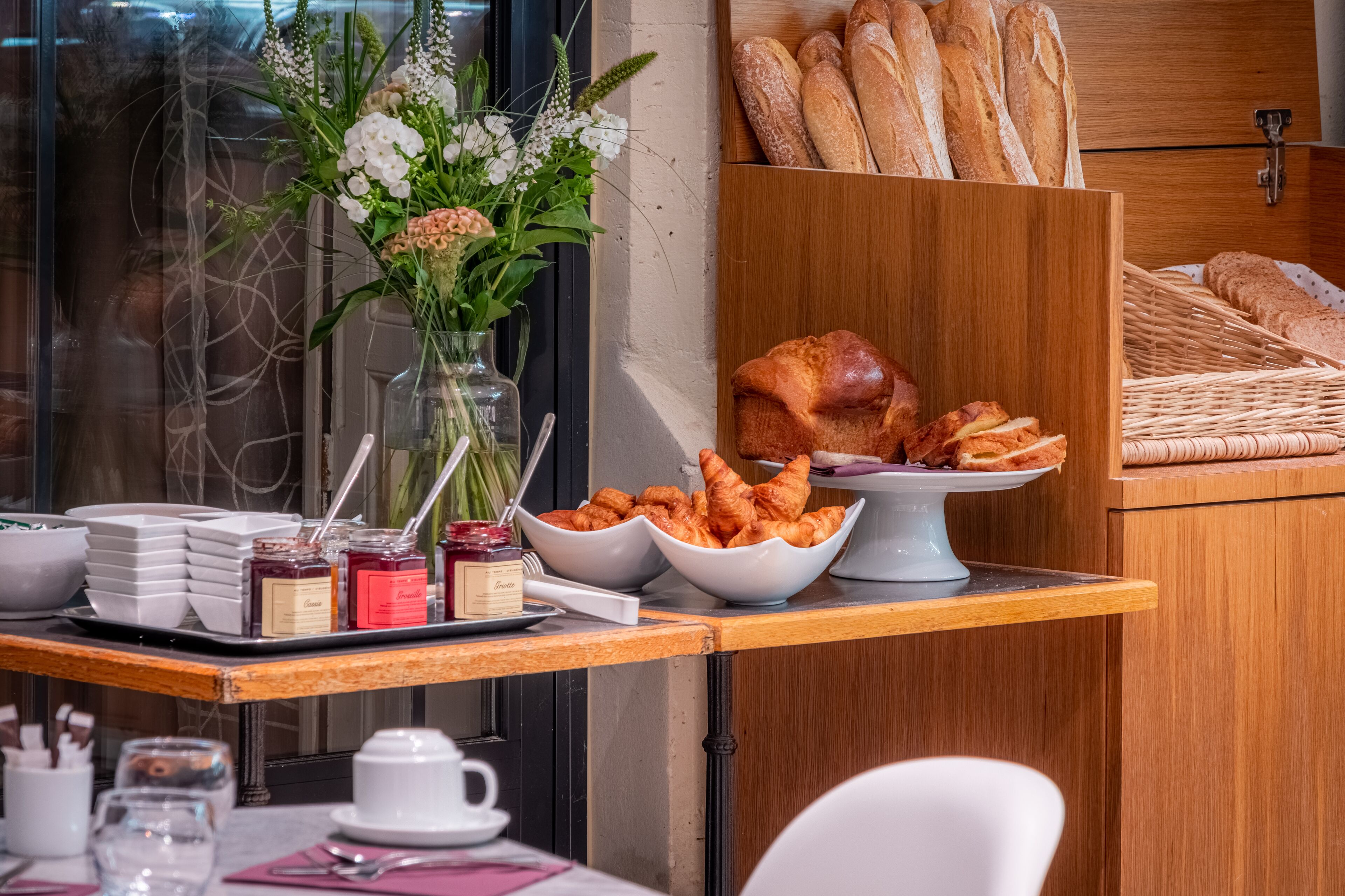 daily buffet breakfast (eur 16 per person)