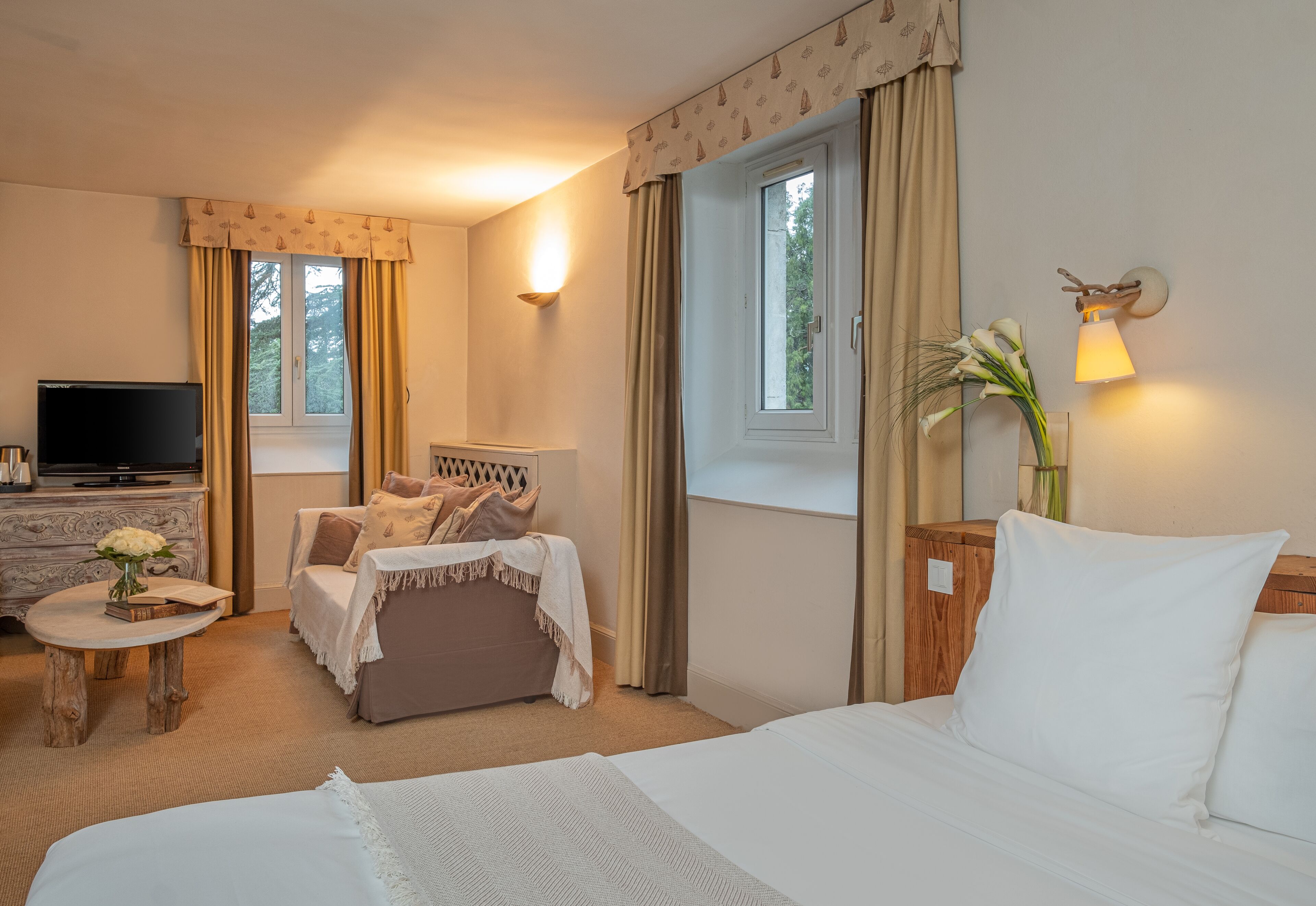 junior double room | 1 bedroom, egyptian cotton sheets, premium bedding, minibar