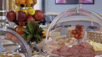 Colazione a buffet inclusa, servita tutte le mattine