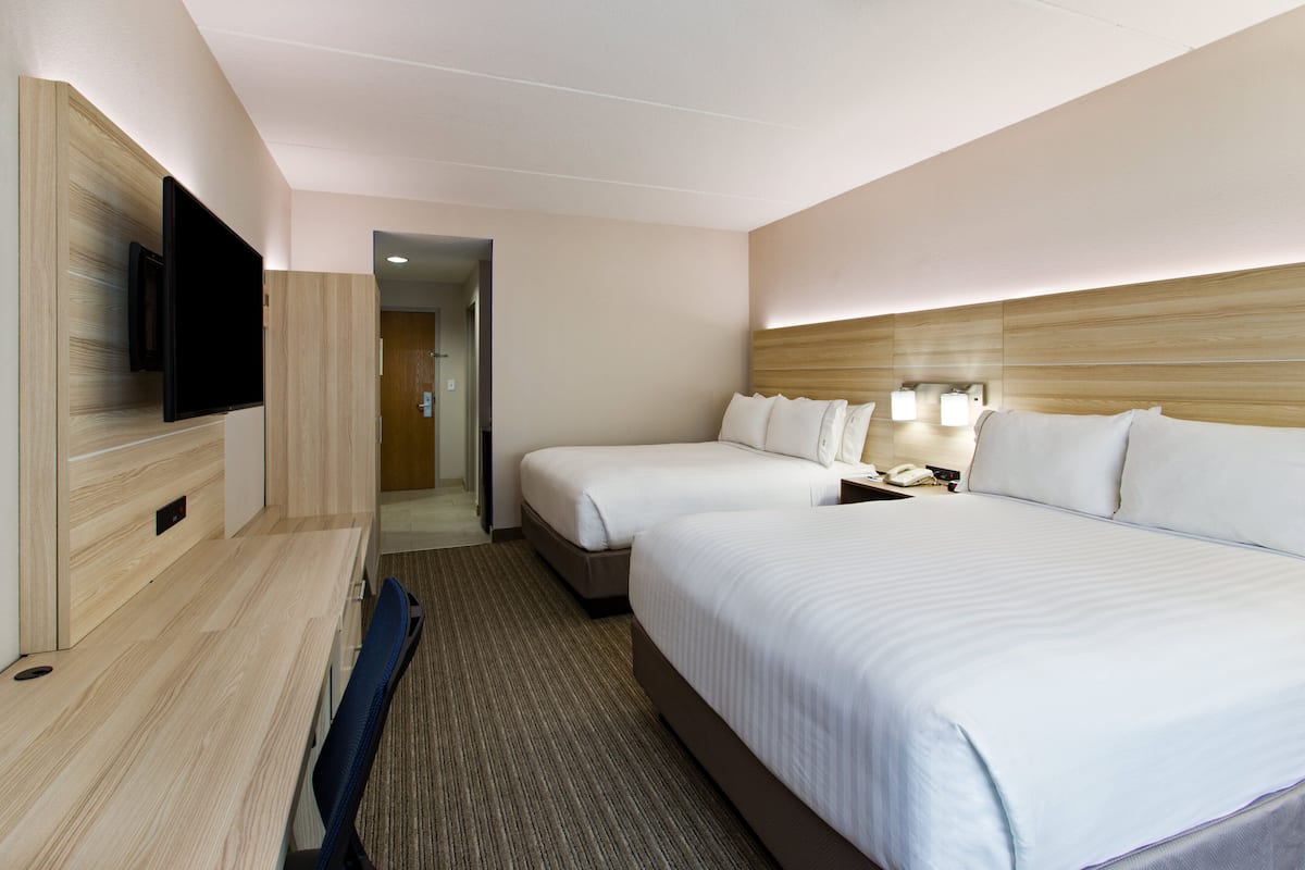 Standard Room, 2 Queen Beds, Accessible (Communication) | Premium bedding, in-room safe, desk, blackout drapes