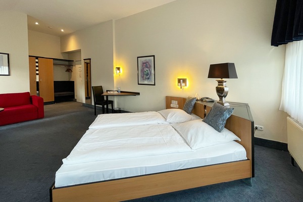 Standard Room, 1 Double Bed (Converts to 2 Twin Beds) | Desk, blackout drapes, soundproofing, free WiFi