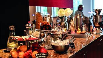 Daily buffet breakfast (EUR 13.9 per person)