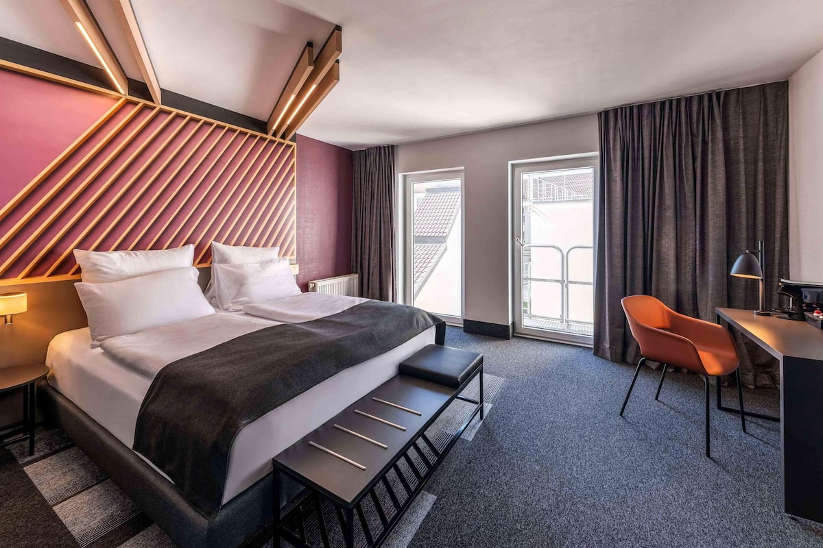 Habitación Premium doble | Escritorio, cortinas opacas, sistema de insonorización y wifi gratis