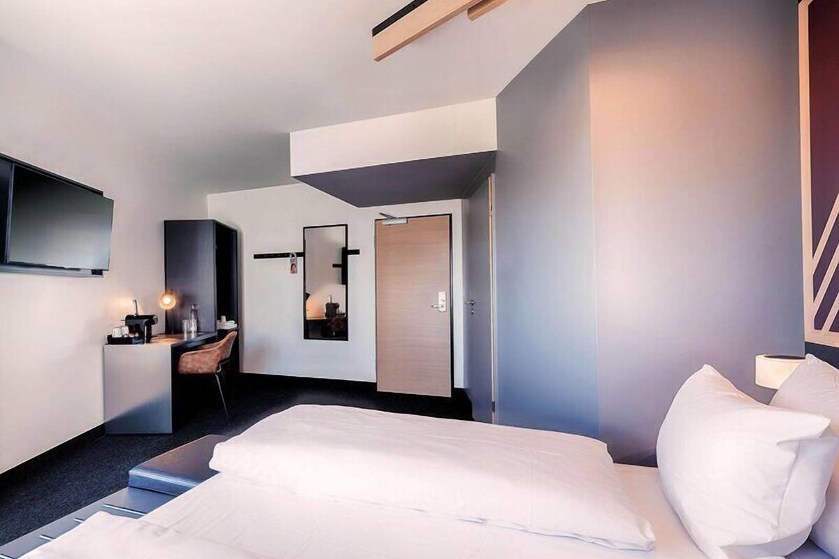 Habitación doble Premium | Escritorio, cortinas blackout, insonorización y wifi gratis