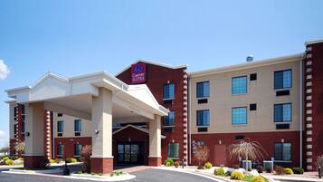 Vista frontal de la propiedad