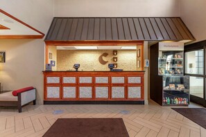 Lobby - Comfort Suites Grand Rapids South (Grand Rapids)