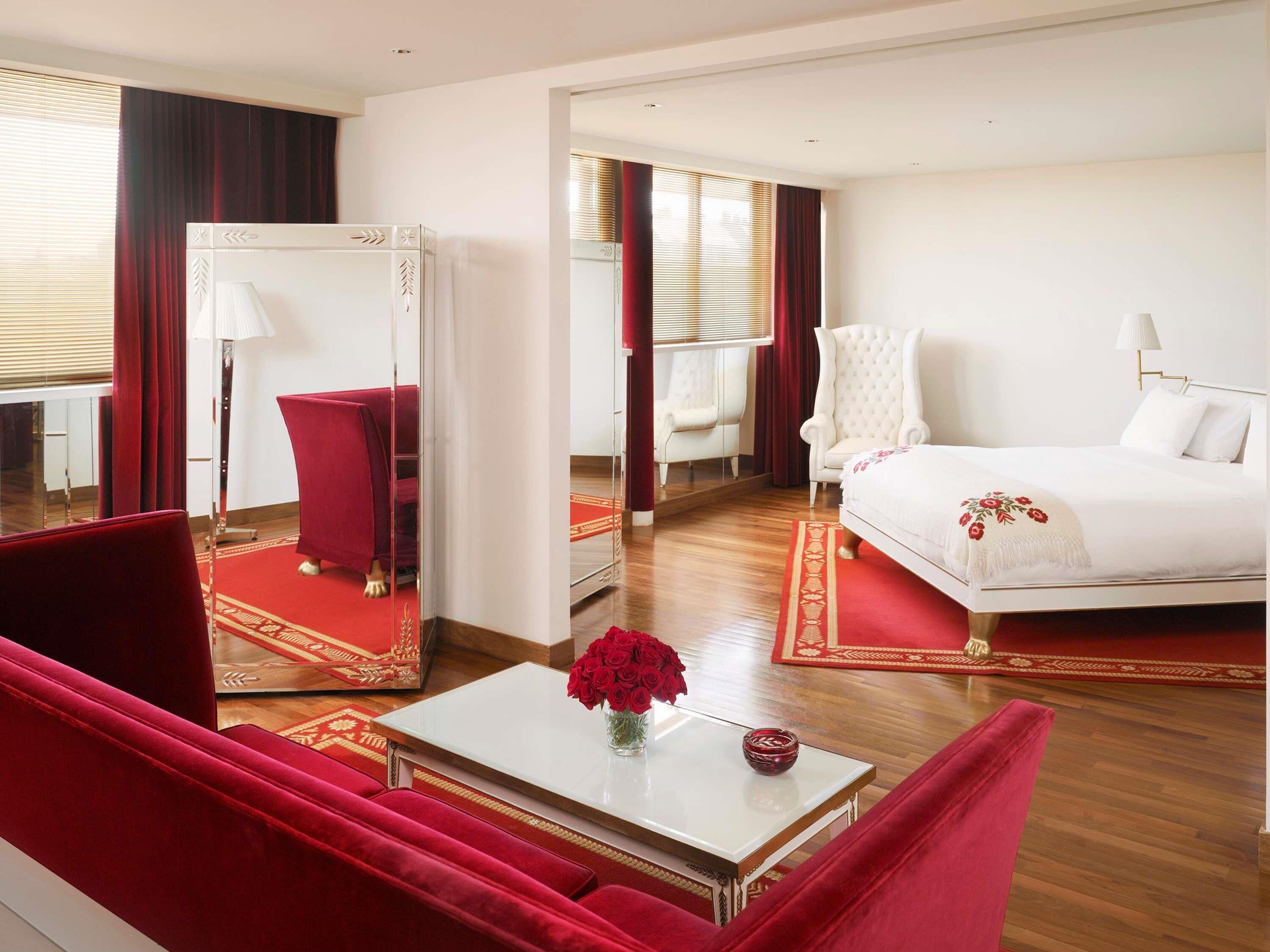 Suite, 1 King Bed (Porteño) | Egyptian cotton sheets, premium bedding, minibar, in-room safe