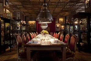 3 restaurants, breakfast, lunch, dinner served; Italian cuisine - Faena Hotel Buenos Aires (Buenos Aires)