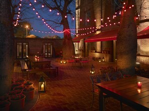 3 restaurants, breakfast, lunch, dinner served; Italian cuisine  - Faena Hotel Buenos Aires (Buenos Aires)