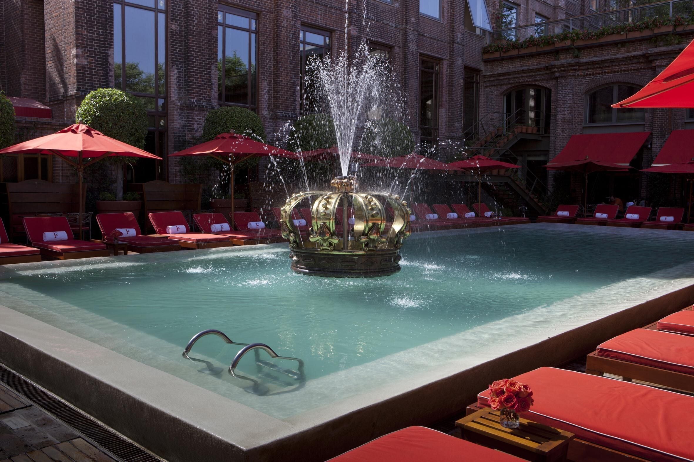 Outdoor pool, free pool cabanas