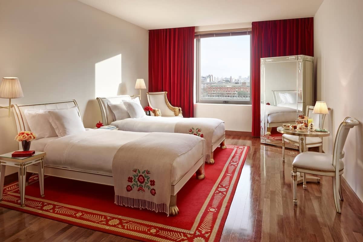 Sábanas de algodón egipcio, ropa de cama de alta calidad y minibar