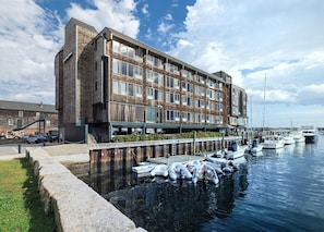 Exterior detail - Club Wyndham Inn on Long Wharf (Newport)