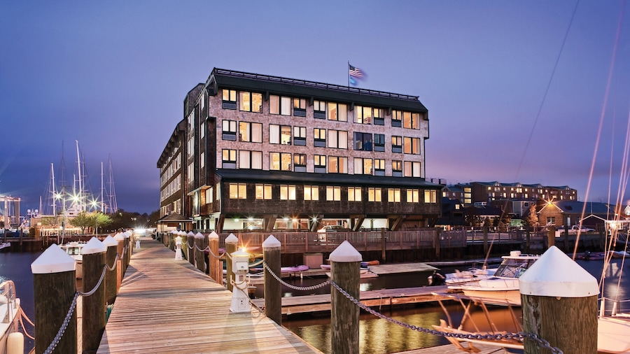 Club Wyndham Inn on Long Wharf