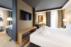 Premium bedding, minibar, in-room safe, desk - Hotel Jazz (Barcelona)