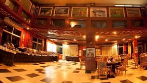 3 restaurantes: opção de café da manhã, almoço e jantar
