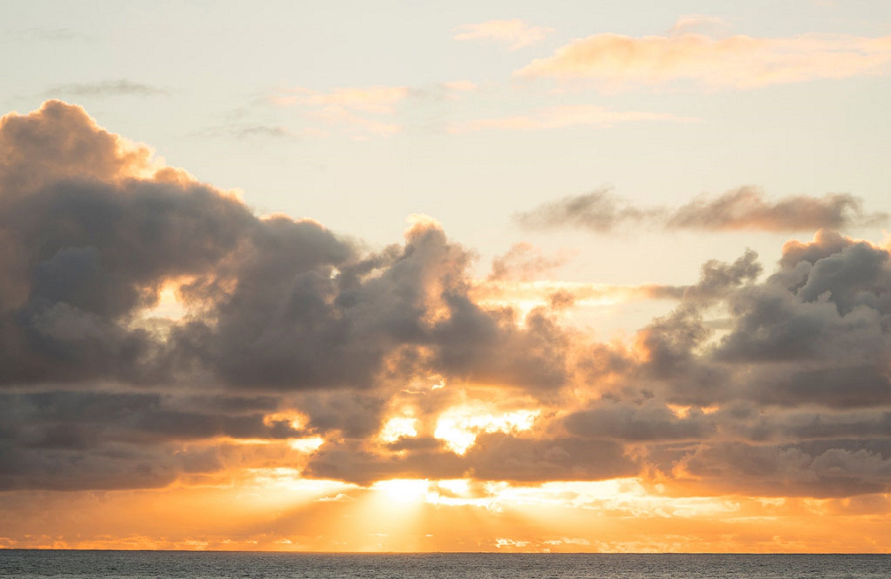 beach nearby, white sand, beach umbrellas, beach towels