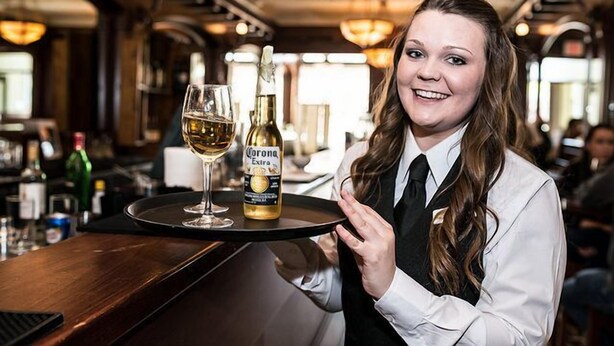 Bar (on property) - Hotel Selkirk at Fort Edmonton Park (Edmonton)