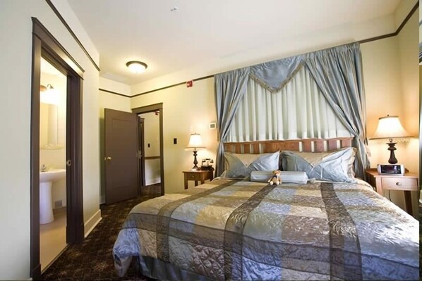 Desk, iron/ironing board, free cots/infant beds, rollaway beds