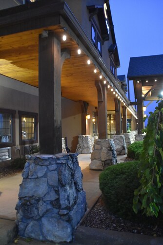 Comfort Inn & Suites Macon