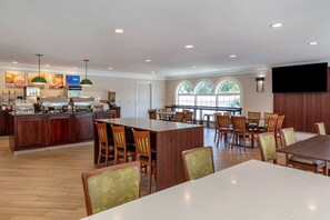 Free daily buffet breakfast