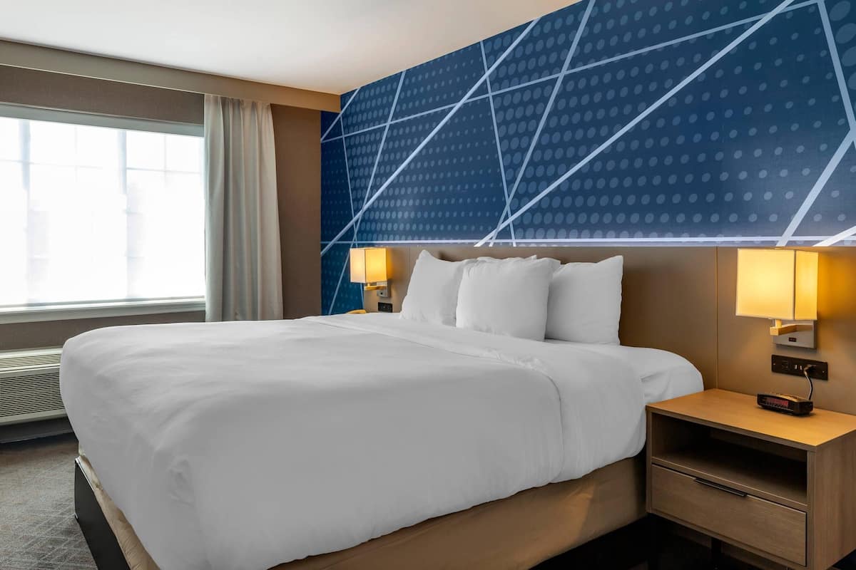 Desk, blackout curtains, iron/ironing board, free WiFi