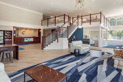 Comfort Inn & Suites East Greenbush - Albany