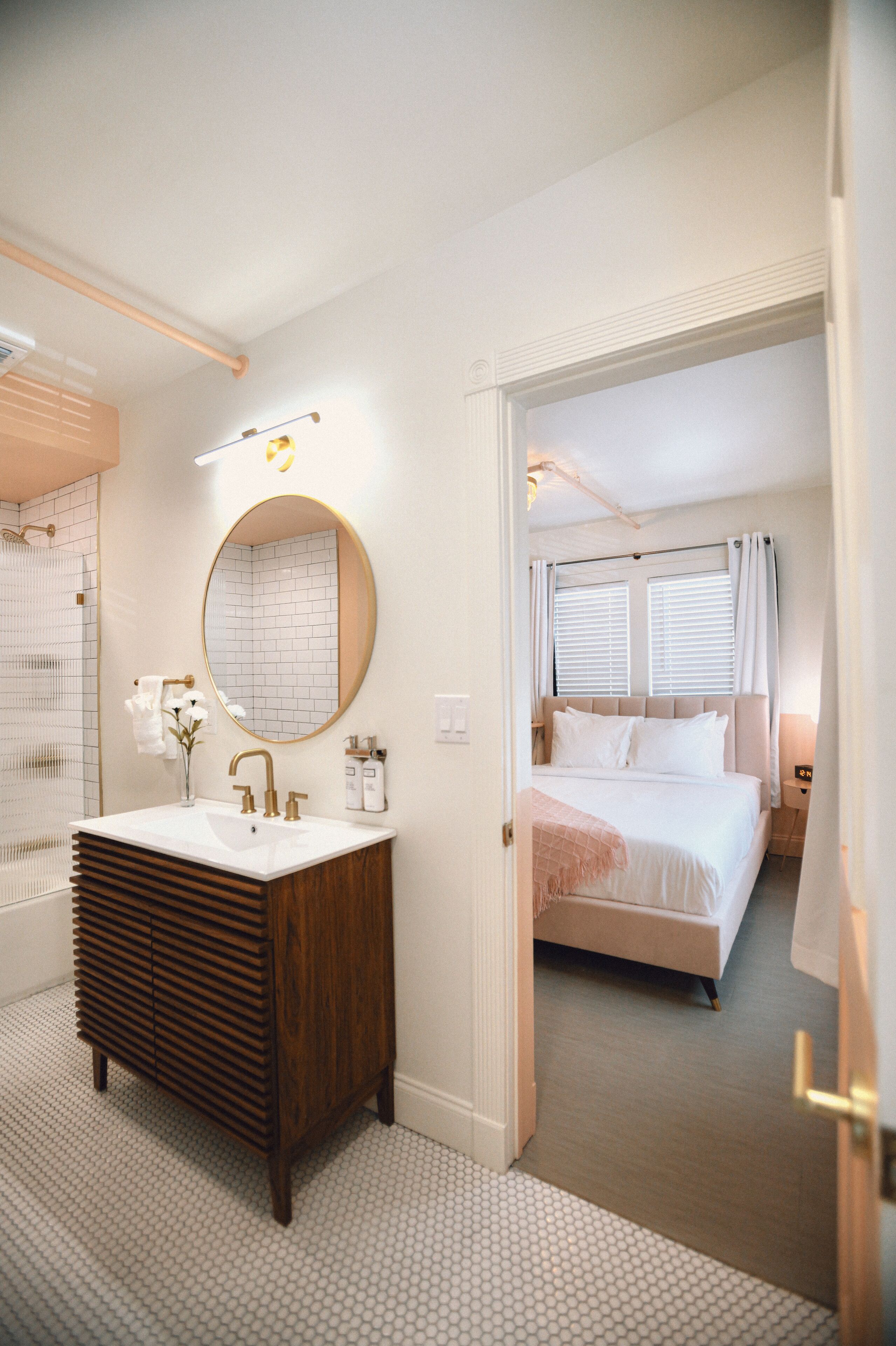 Photo - Peninsula Bed & Cocktails