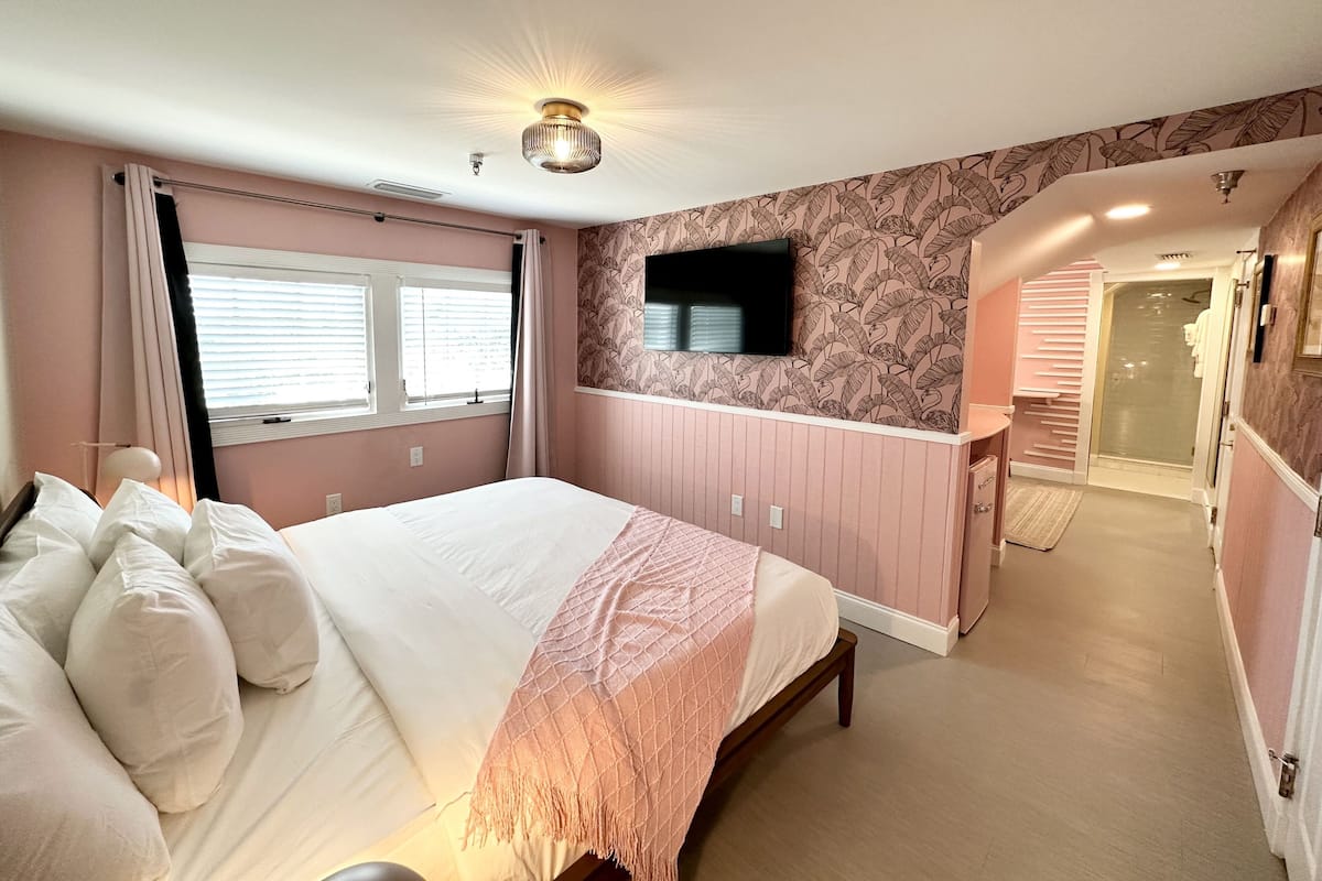 King Suite (Paloma) | 1 bedroom, premium bedding, minibar, iron/ironing board