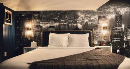 Peninsula Bed & Cocktails