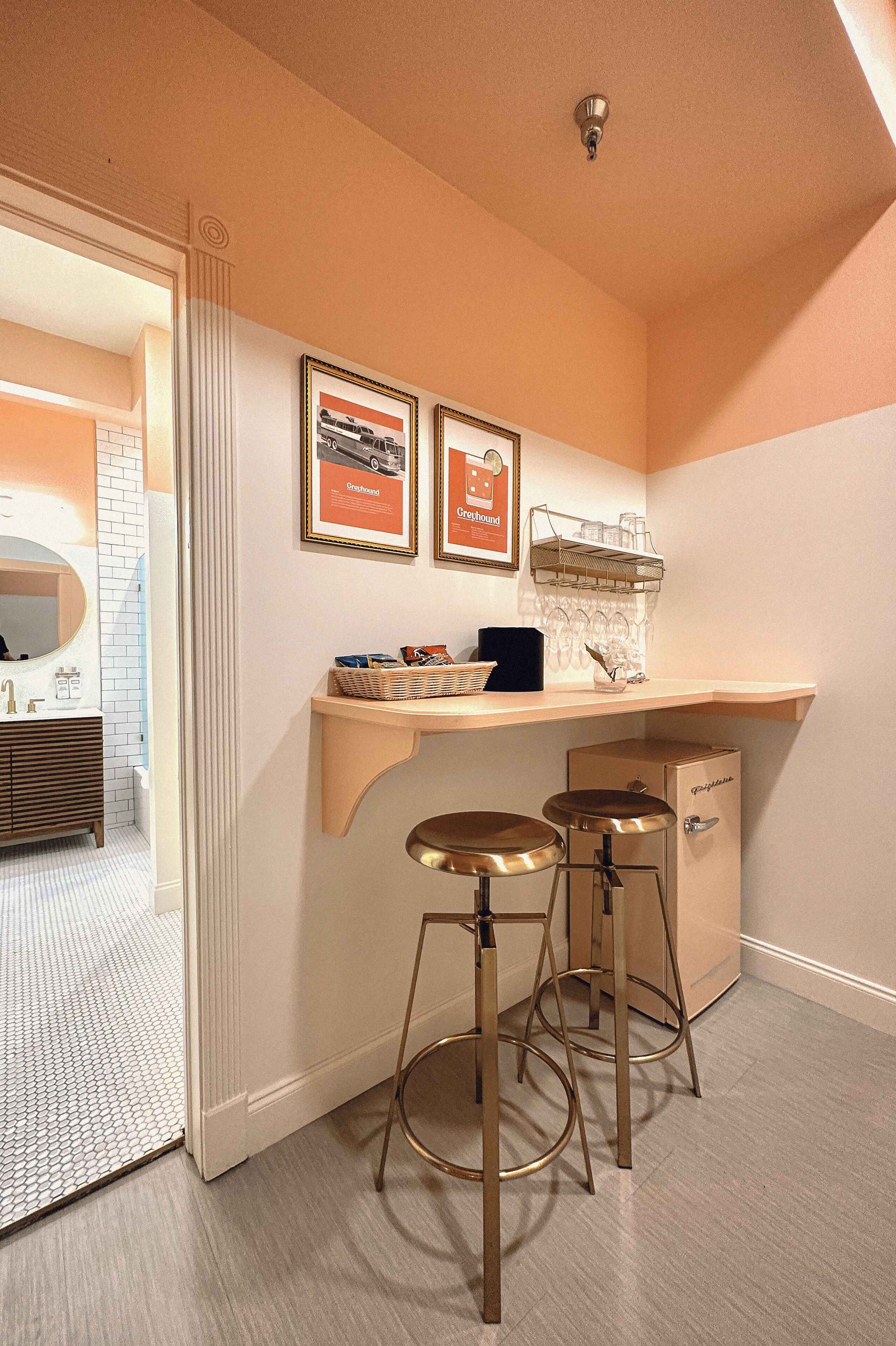 Photo - Peninsula Bed & Cocktails