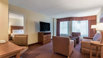 Premium bedding, in-room safe, desk, iron/ironing board