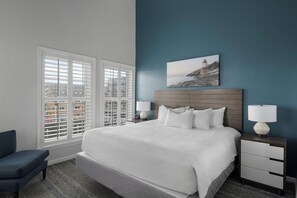 Habitación estándar, 2 habitaciones | Escritorio, tabla de planchar con plancha, wifi gratis y ropa de cama 